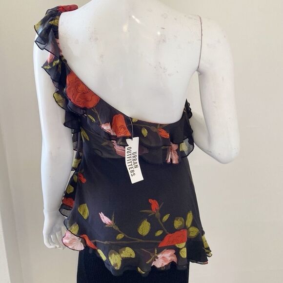 Urban Outfitters Kimchi Blue Black Floral Ruffled Asymmetrical One-Shoulder Top - Picture 5 of 8